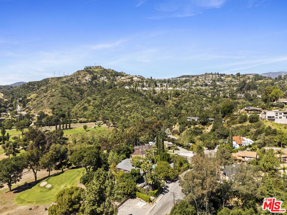3275 Buckingham Road Glendale, CA 91206 - Photo 31 of 33 a view of a sky