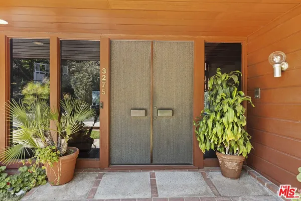 $2,075,000 | 3275 Buckingham Road, Glendale, CA 91206