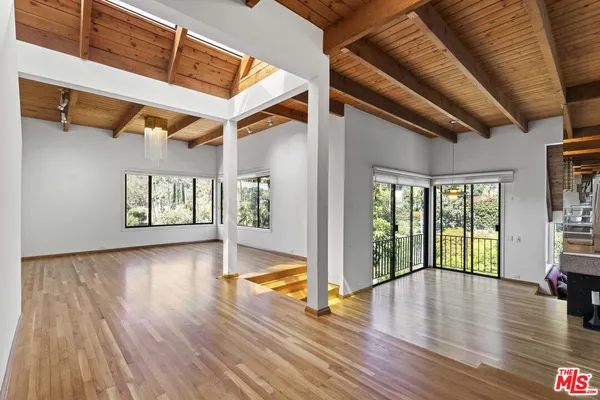 $2,075,000 | 3275 Buckingham Road, Glendale, CA 91206