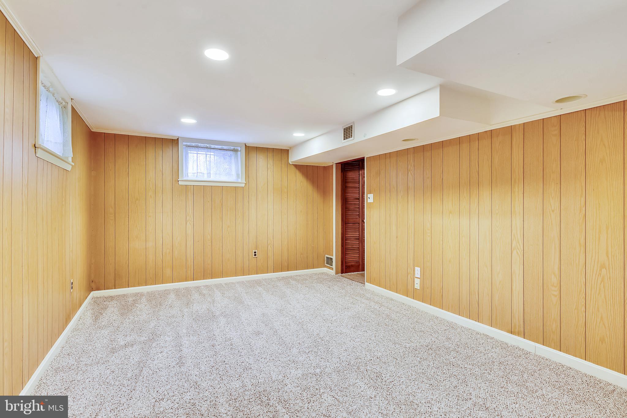 9503 Thornhill Road Silver Spring, MD 20901 - Photo 34 of 46