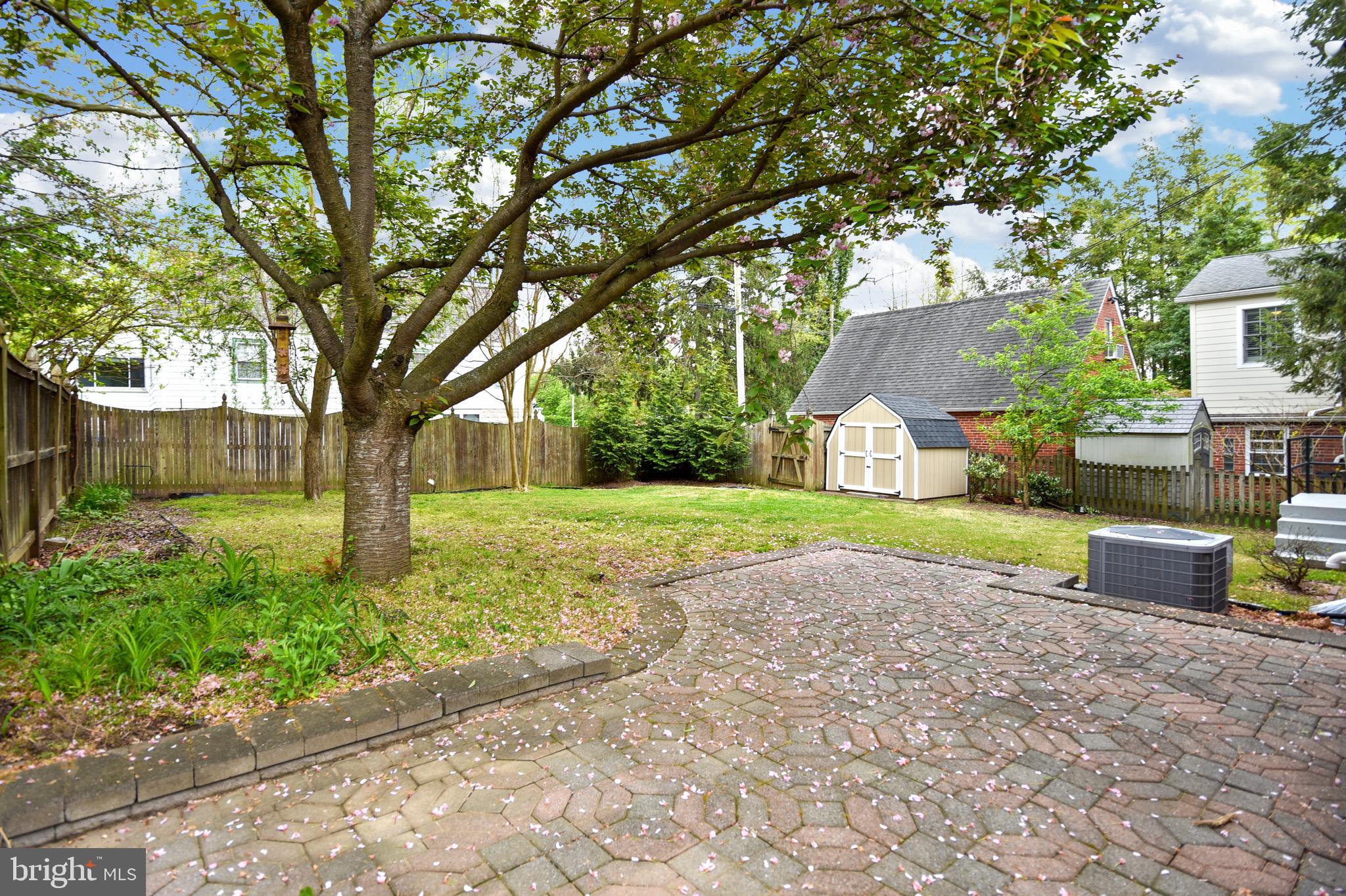 9503 Thornhill Road Silver Spring, MD 20901 - Photo 5 of 46