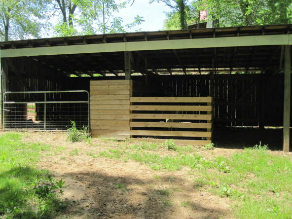 1405 Poor Farm Road Southeast Floyd, VA 24091 - Photo 14 of 46 a backyard of a house