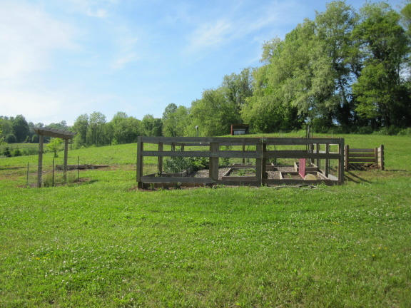 1405 Poor Farm Road Southeast Floyd, VA 24091 - Photo 35 of 46 a view of a park with bench in the background