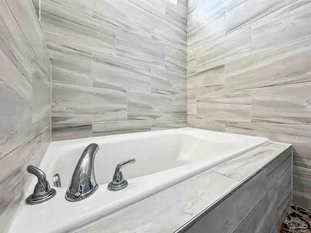 $649,900 | 1469 Sanibel Lane, Gulf Breeze, FL 32563