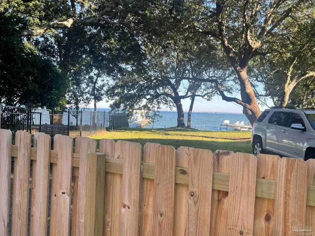 $649,900 | 1469 Sanibel Lane, Gulf Breeze, FL 32563