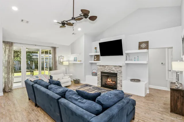 $649,900 | 1469 Sanibel Lane, Gulf Breeze, FL 32563