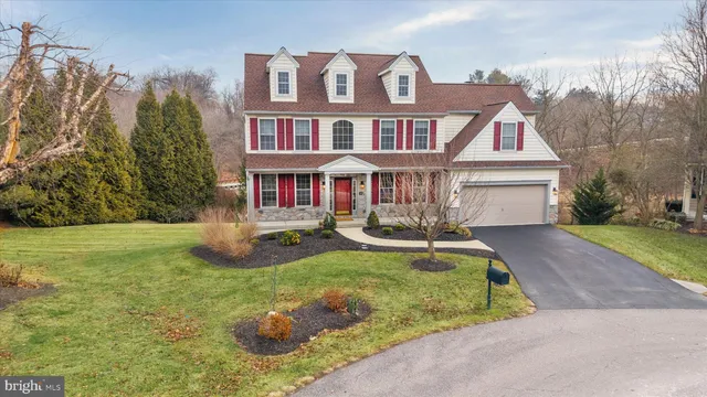 $685,000 | 104 Kittanset Court, Avondale, PA 19311