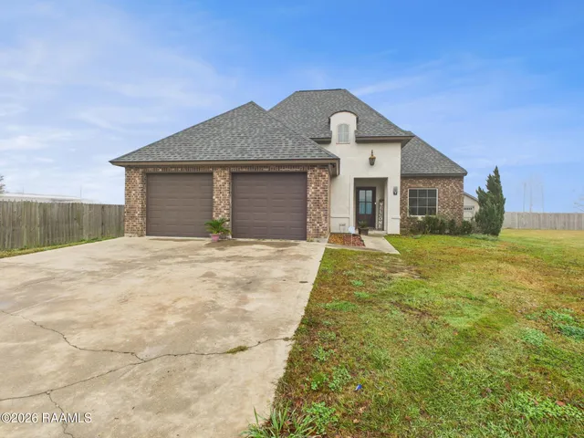 $315,000 | 307-305 Oakview Drive, Broussard, LA 70518