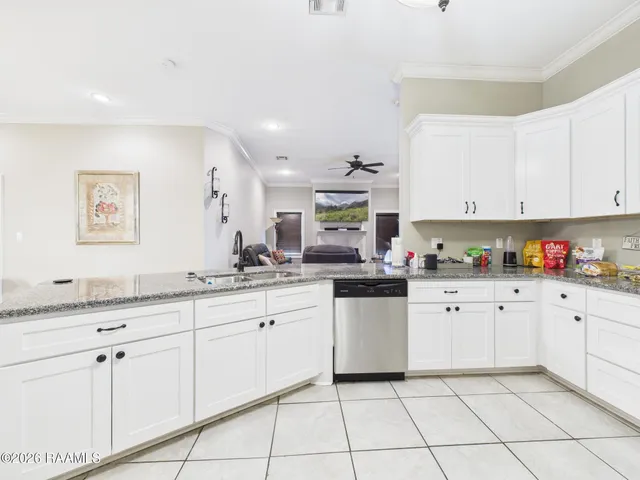 $315,000 | 307-305 Oakview Drive, Broussard, LA 70518