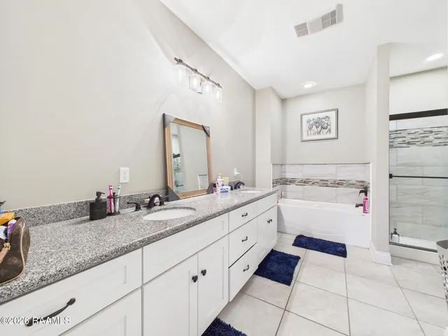 $315,000 | 307-305 Oakview Drive, Broussard, LA 70518