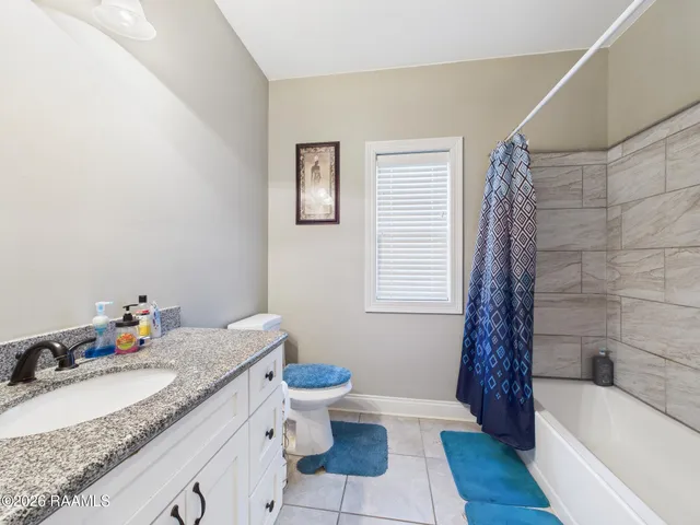 $315,000 | 307-305 Oakview Drive, Broussard, LA 70518