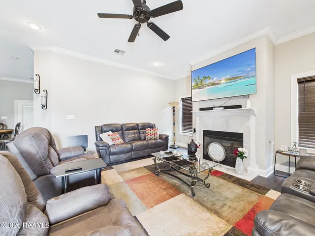 $315,000 | 307-305 Oakview Drive, Broussard, LA 70518