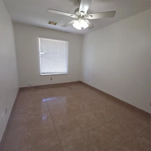 $800 | 10834 Cayman Mist Drive, Unit 3, Houston, TX 77075