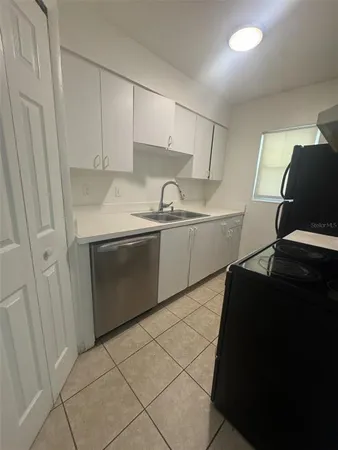 $1,300 | 828 Sky Lake Circle, Unit D, Orlando, FL 32809