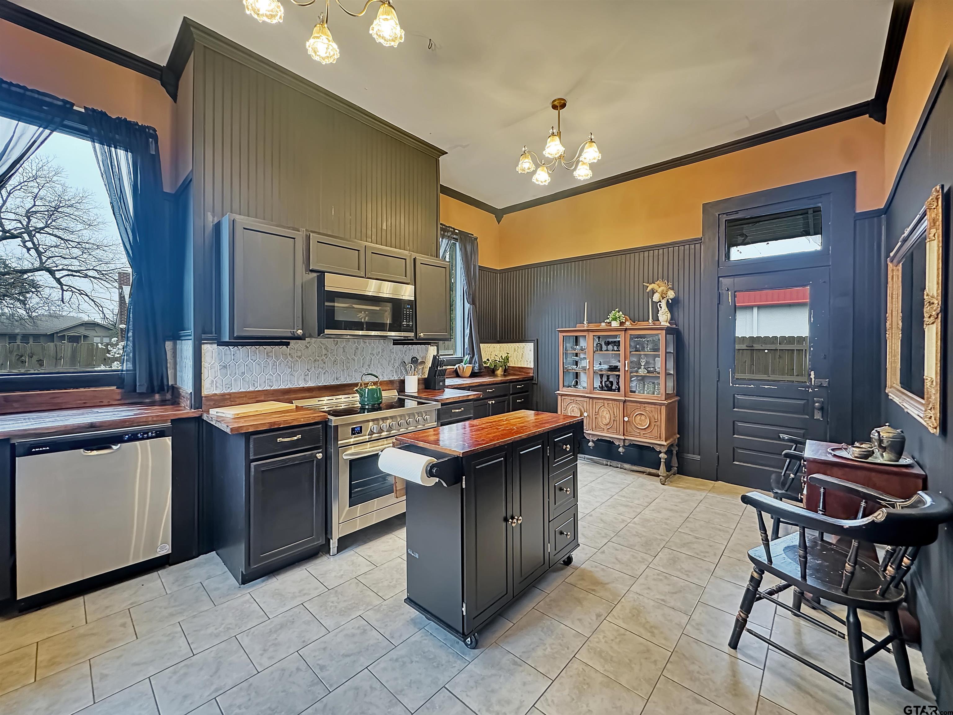 406 West 1st Street Mount Pleasant, TX 75455 - Photo 13 of 43