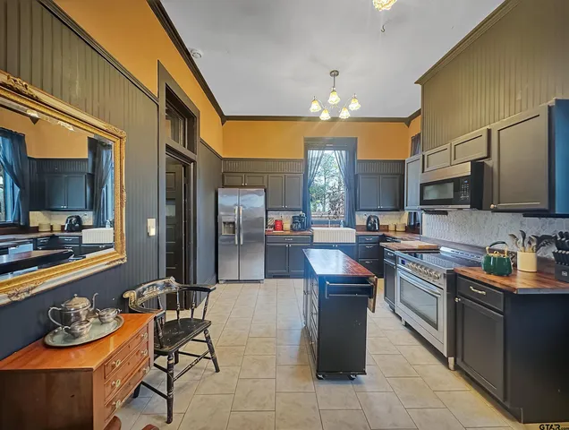 $650,000 | 406 West 1st Street, Mount Pleasant, TX 75455