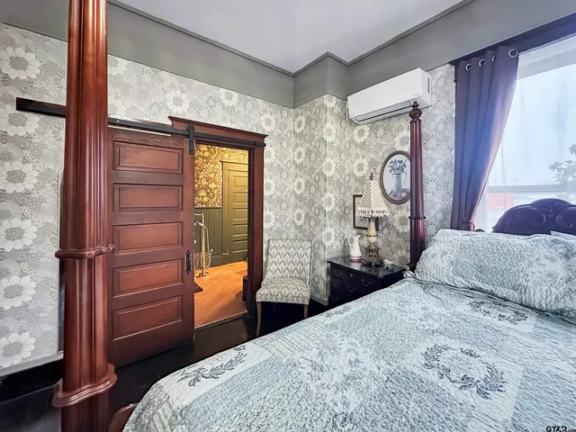 $650,000 | 406 West 1st Street, Mount Pleasant, TX 75455