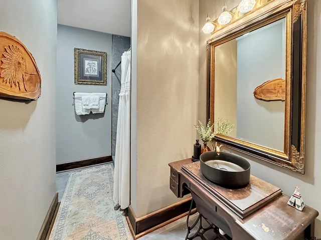 $650,000 | 406 West 1st Street, Mount Pleasant, TX 75455