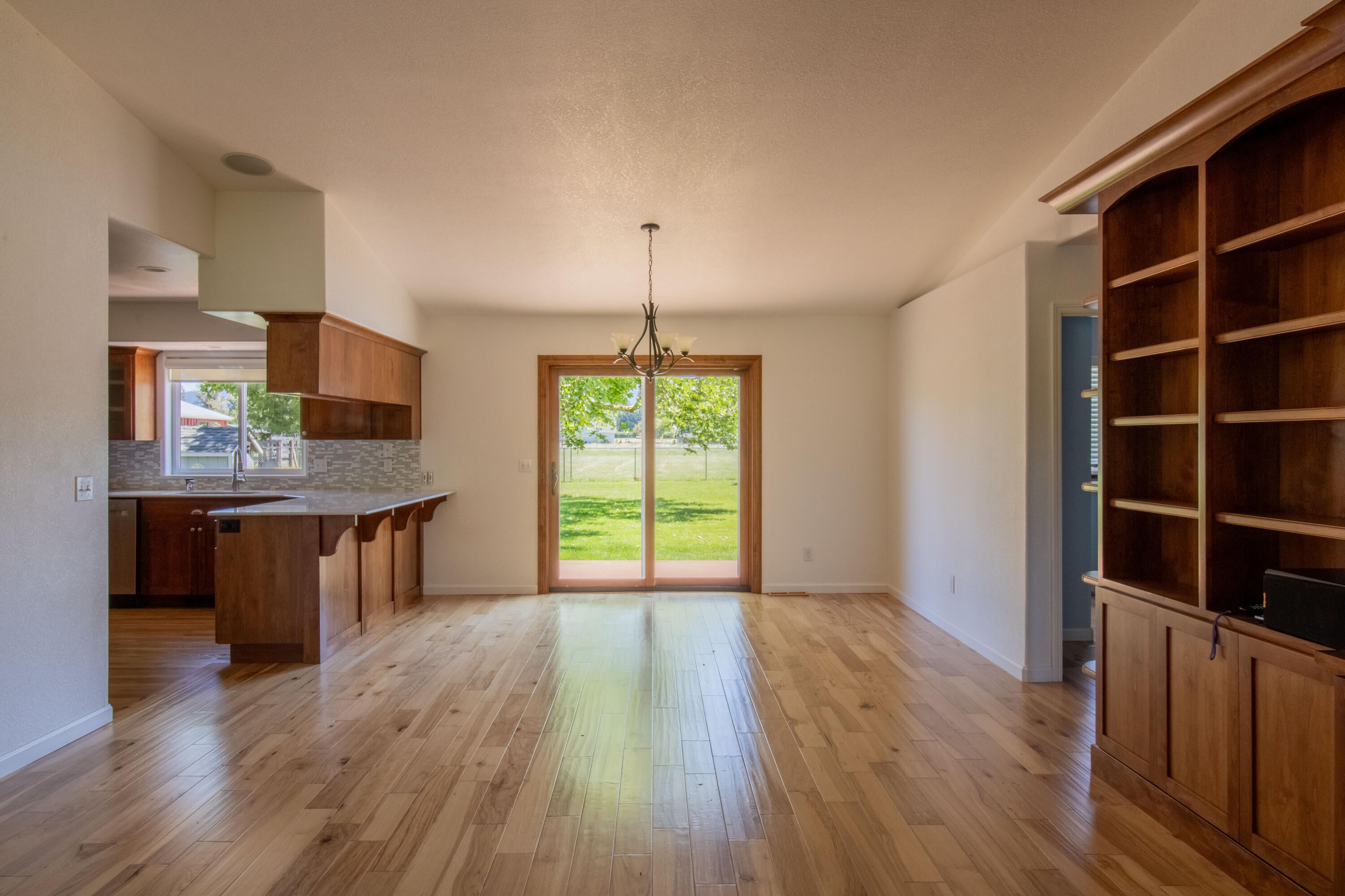 3317 Leonard Road Grants Pass, OR 97527 - Photo 11 of 62 11