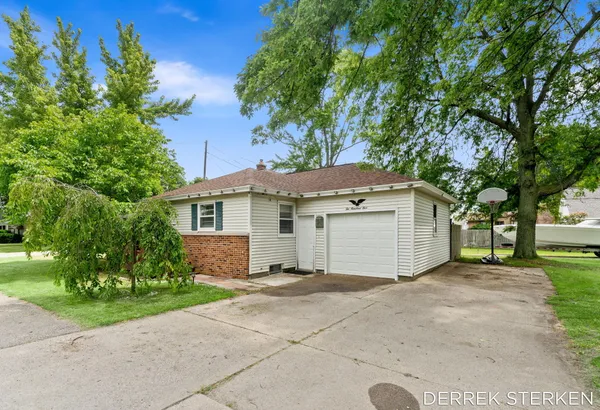 $285,000 | 205 North Franklin Street, Zeeland, MI 49464