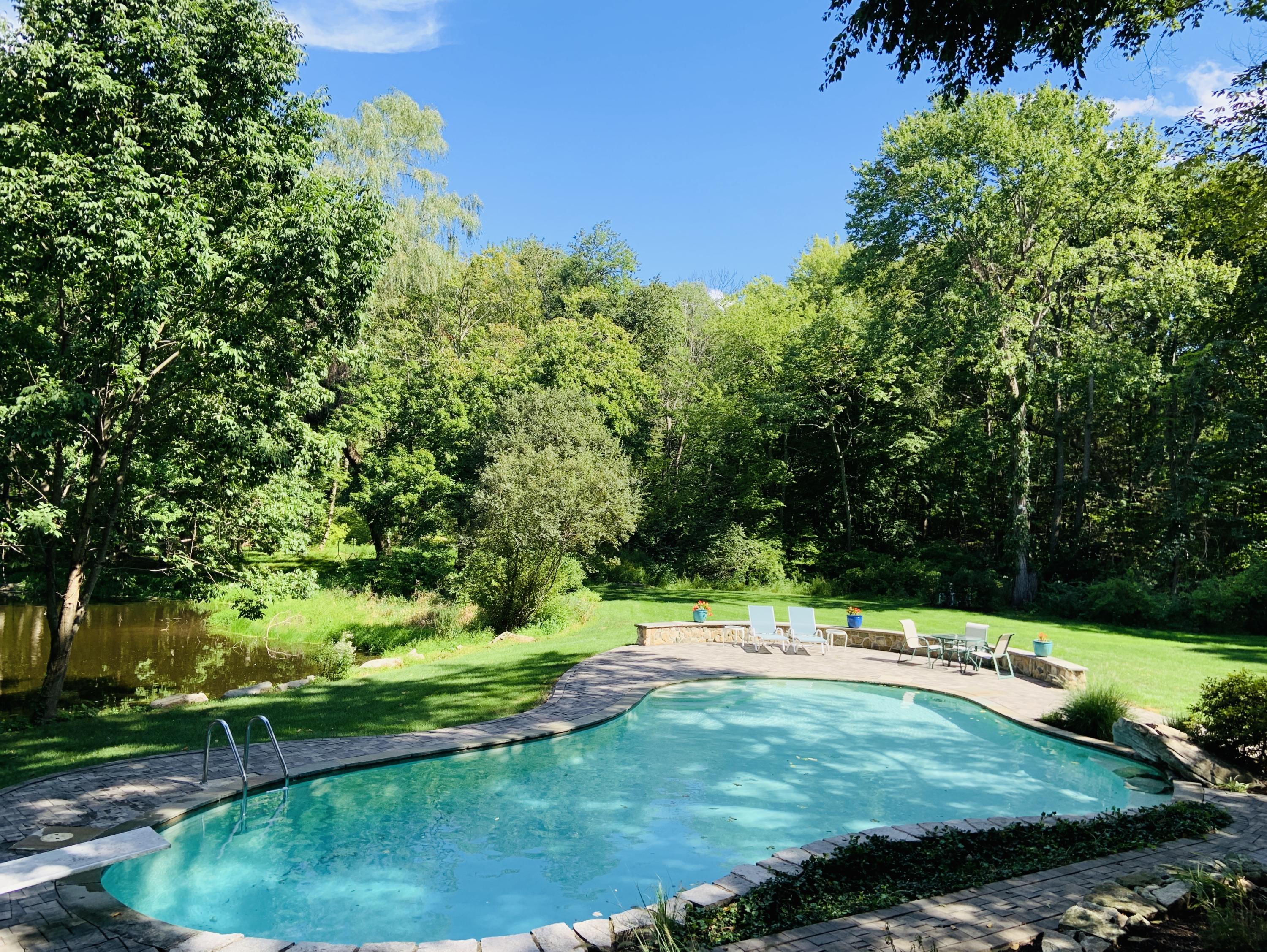 651 Laurel Road New Canaan, CT 06840 - Photo 3 of 34 IMG_5930