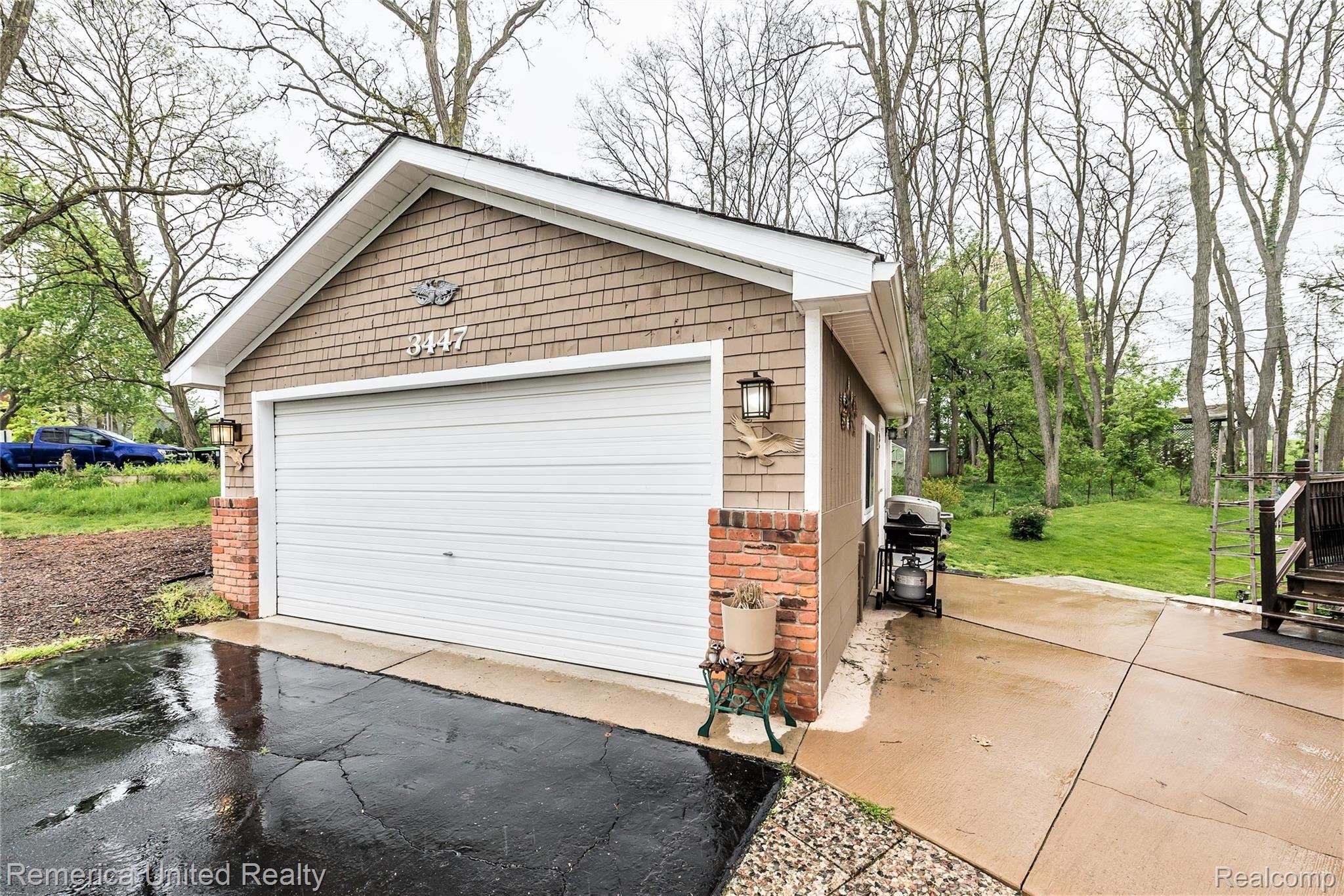 3447 Rush Lake Road Pinckney, MI 48169 - Photo 28 of 42 Detached 2 car Garage