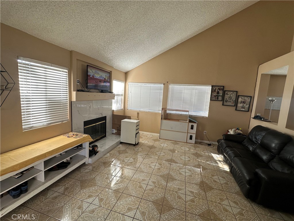 5147 Moonraker Road Palmdale, CA 93552 - Photo 2 of 17