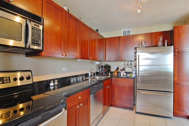 655 West Irving Park Road, Unit 3410 Chicago, IL 60613 - Photo 4 of 9