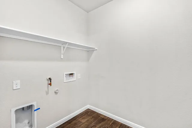 a view of utility room