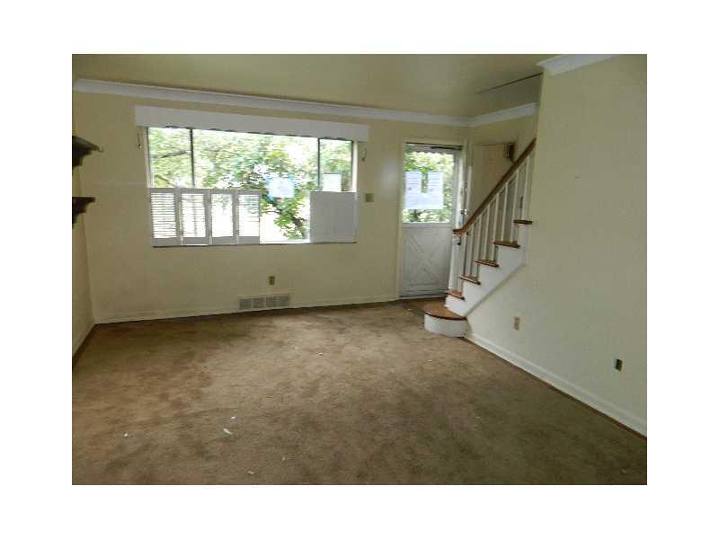 340 Hulton Road Penn Hills, PA 15147 - Photo 3 of 10 Living Room.