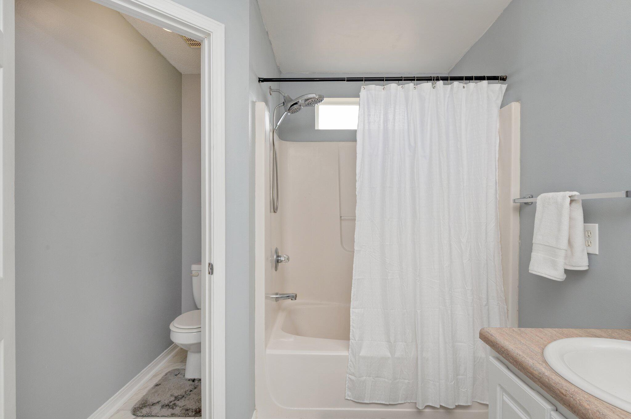 127 Sandstone Trail Crestview, FL 32539 - Photo 25 of 32 Master Bath