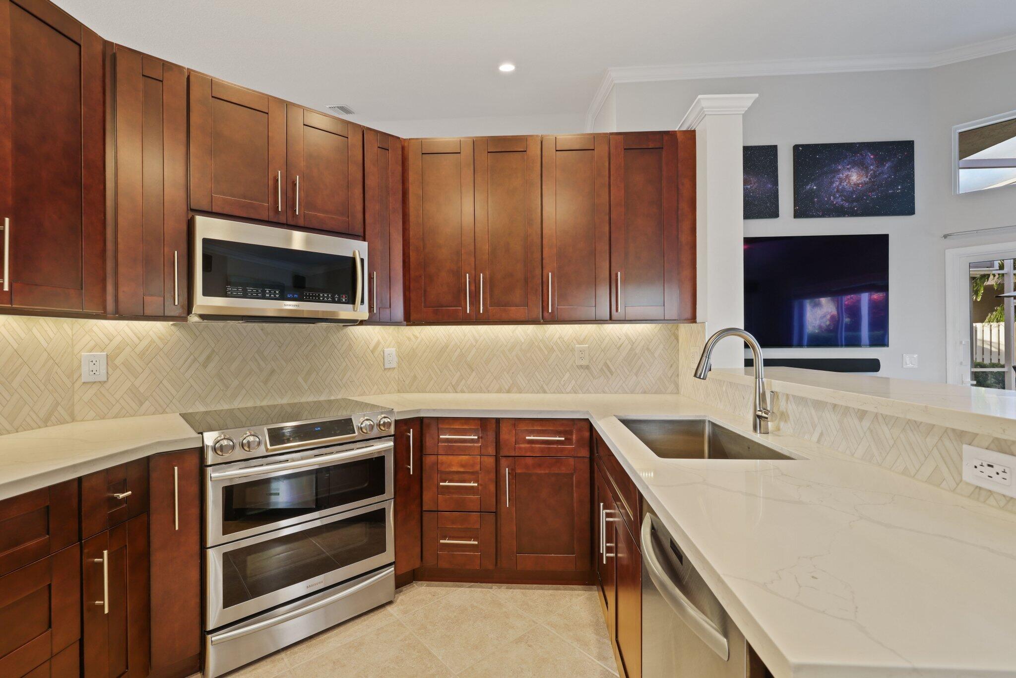116 Cameron Drive Weston, FL 33326 - Photo 11 of 75 116 Cameron Drive - 20.jpg-SMALL