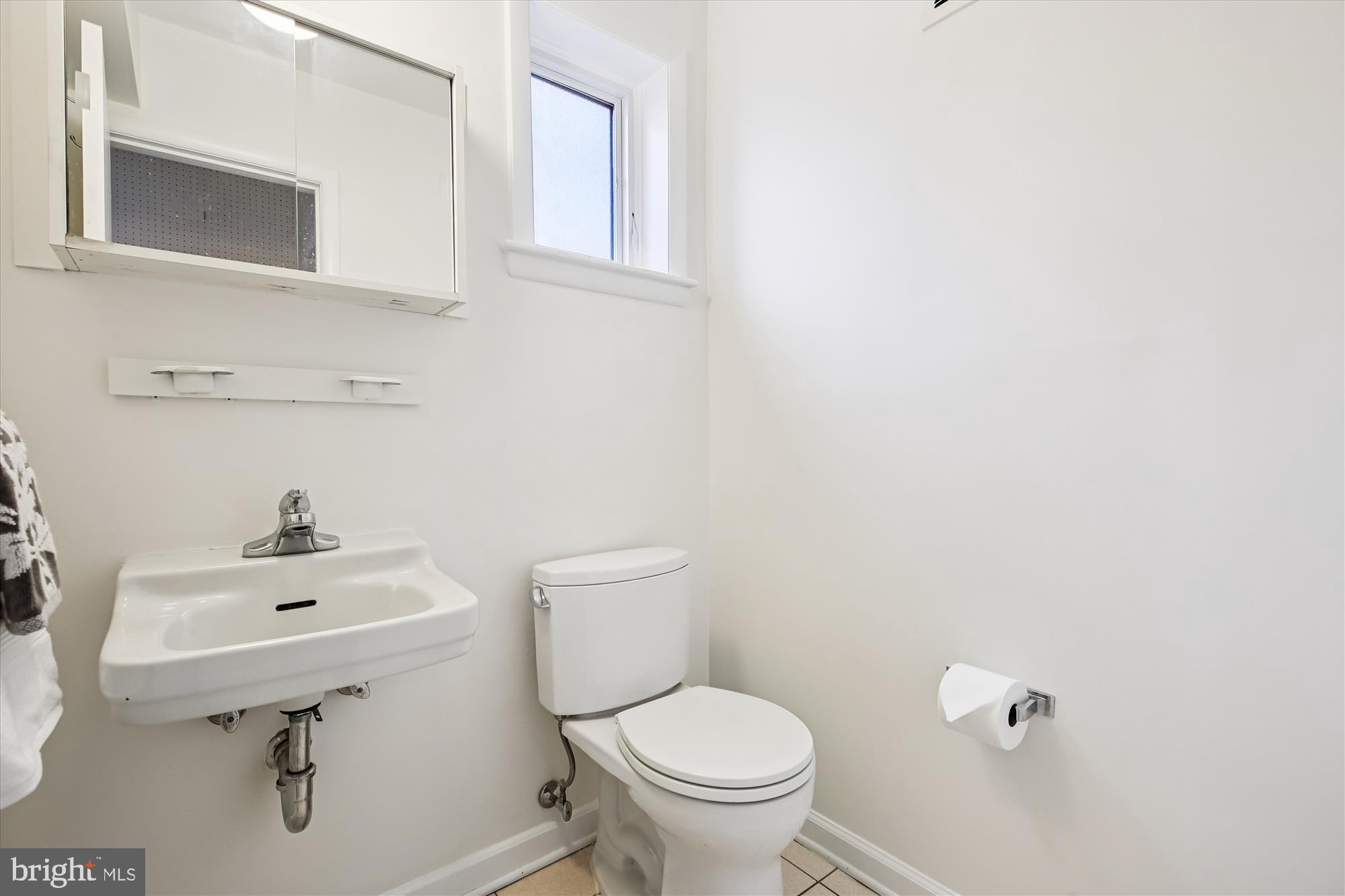 3503 Kayson Street Silver Spring, MD 20906 - Photo 25 of 33 Powder Room