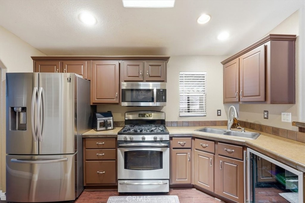 16600 Downey Avenue, Unit 104 Paramount, CA 90723 - Photo 8 of 24