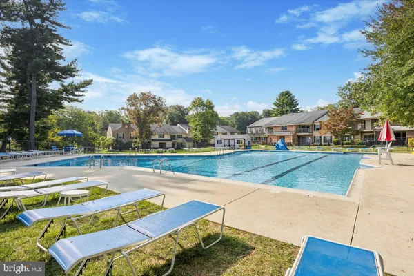 a view of a tennis court