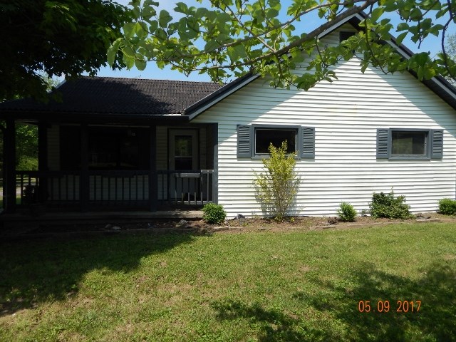 121 Yockey Road Bedford, IN 47421 - Photo 3 of 18