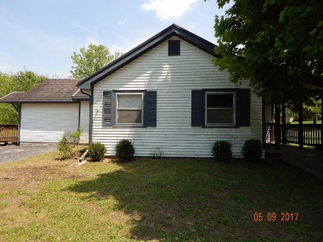 121 Yockey Road Bedford, IN 47421 - Photo 4 of 18