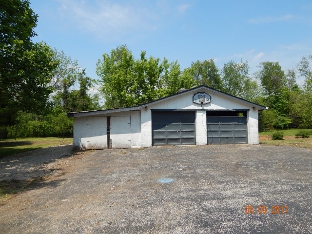 121 Yockey Road Bedford, IN 47421 - Photo 7 of 18