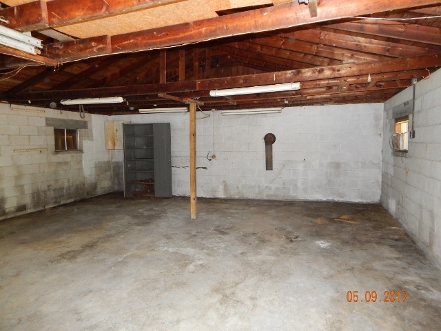 121 Yockey Road Bedford, IN 47421 - Photo 8 of 18