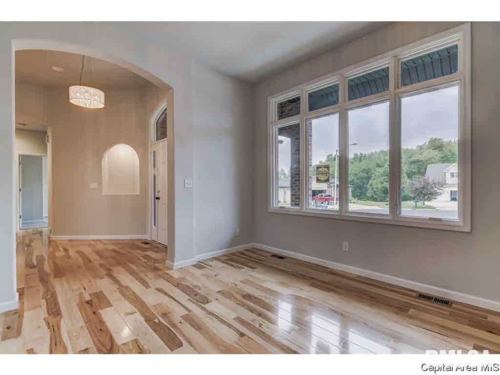 2705 Newcastle Court Springfield, IL 62711 - Photo 12 of 36 Gallery Image 12