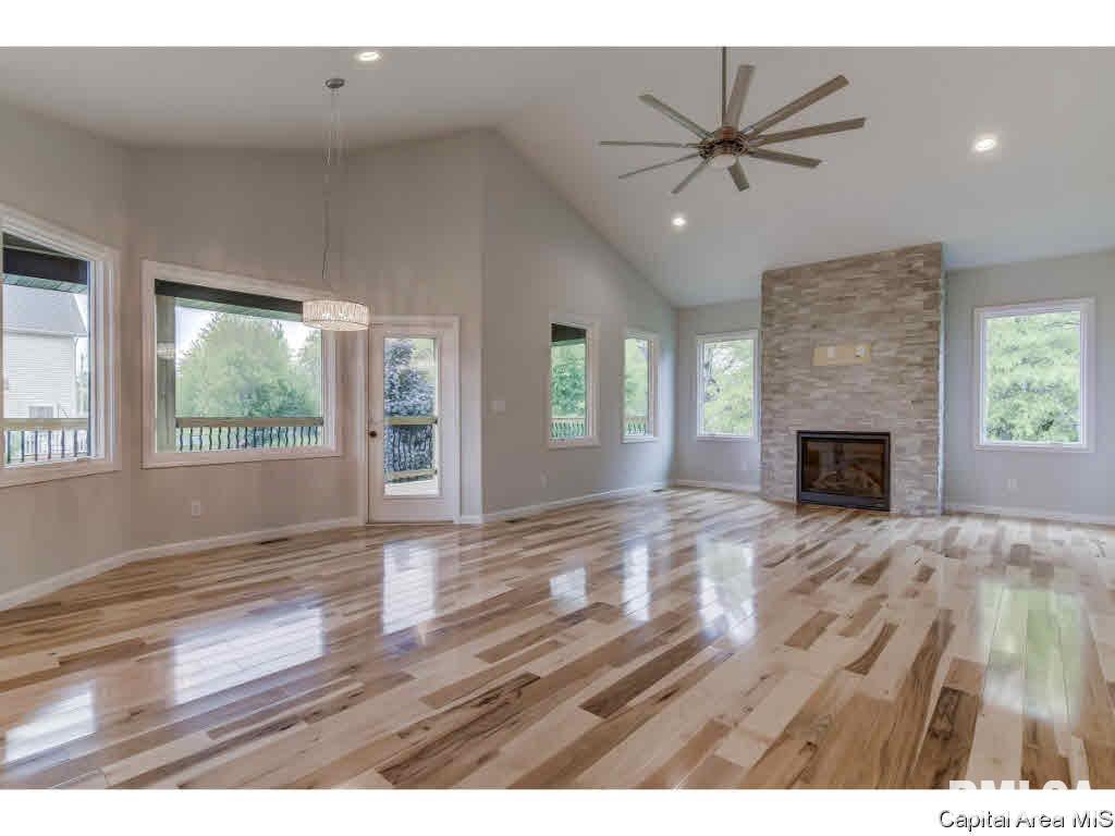 2705 Newcastle Court Springfield, IL 62711 - Photo 3 of 36 Gallery Image 3