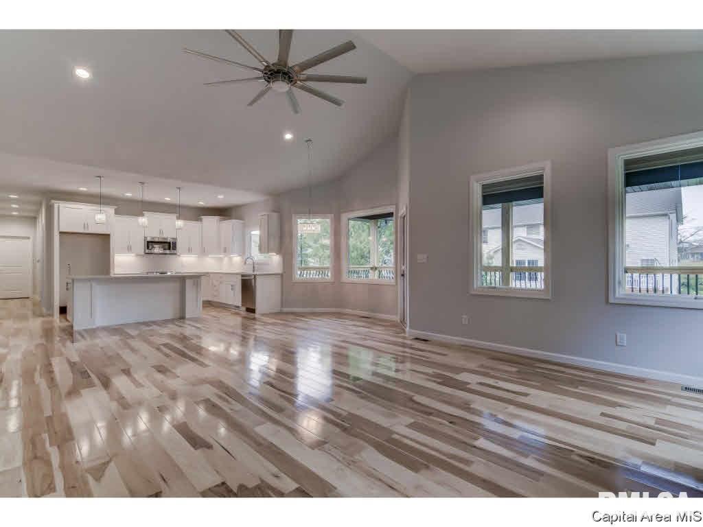 2705 Newcastle Court Springfield, IL 62711 - Photo 4 of 36 Gallery Image 4