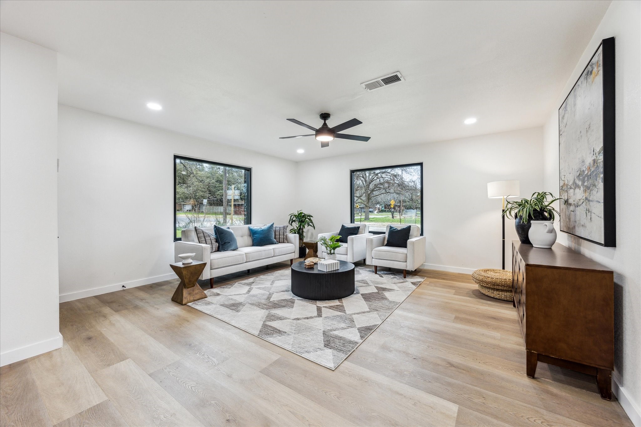 4608 Frontier Trail Austin, TX 78745 - Photo 4 of 30