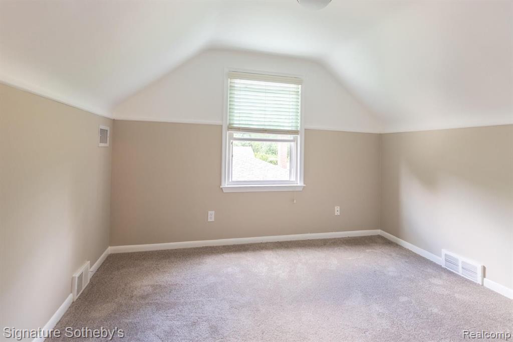 1464 South Renaud Road Grosse Pointe Woods, MI 48236 - Photo 17 of 25