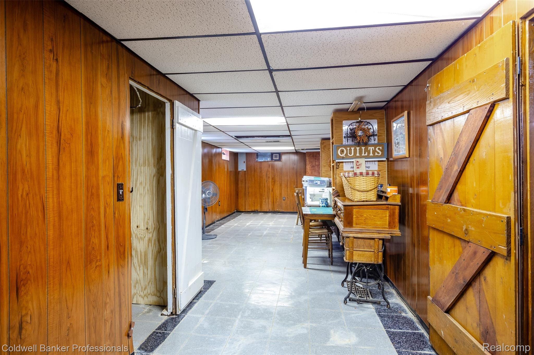 15074 Charles R Avenue Eastpointe, MI 48021 - Photo 40 of 55 15074 Charles R S046.jpg