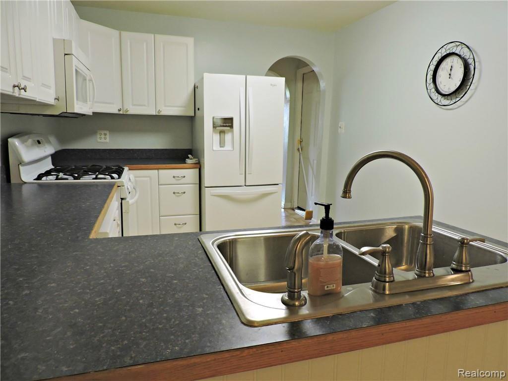 2173 Covert Road Burton, MI 48509 - Photo 18 of 35 18.JPG