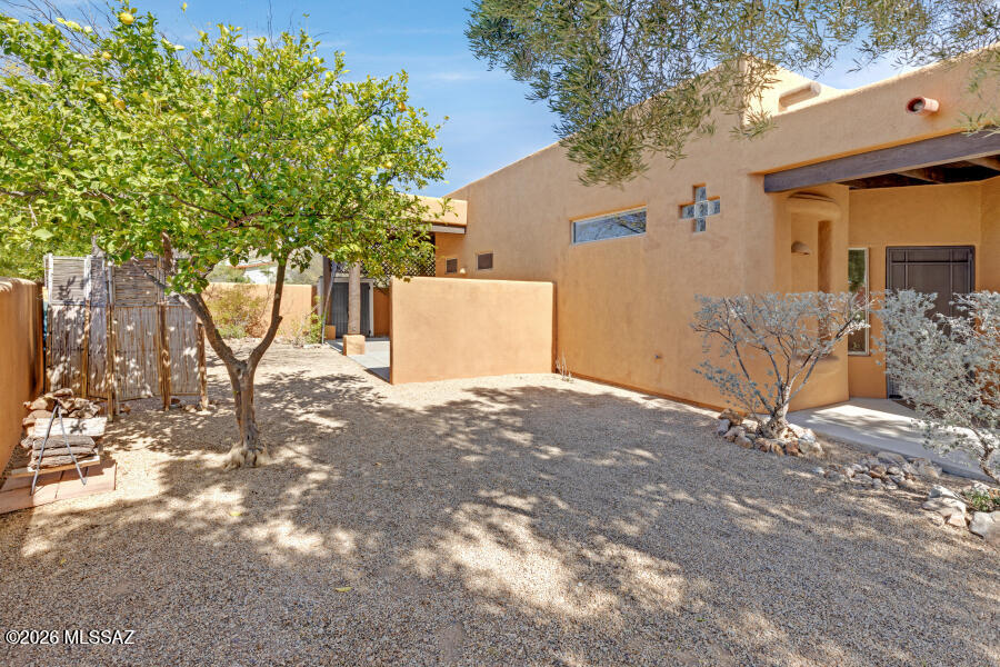 5660 Triangle X Place Tucson, AZ 85713 - Photo 11 of 48 5660 Triangle X Rare Side Yard