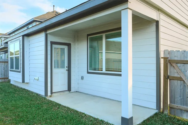 $2,100 | 2460 Shellcracker Drive, Conroe, TX 77384