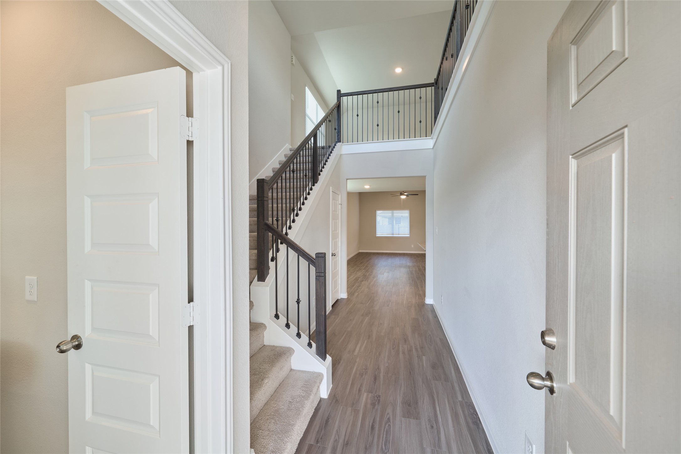 2460 Shellcracker Drive Conroe, TX 77384 - Photo 4 of 34