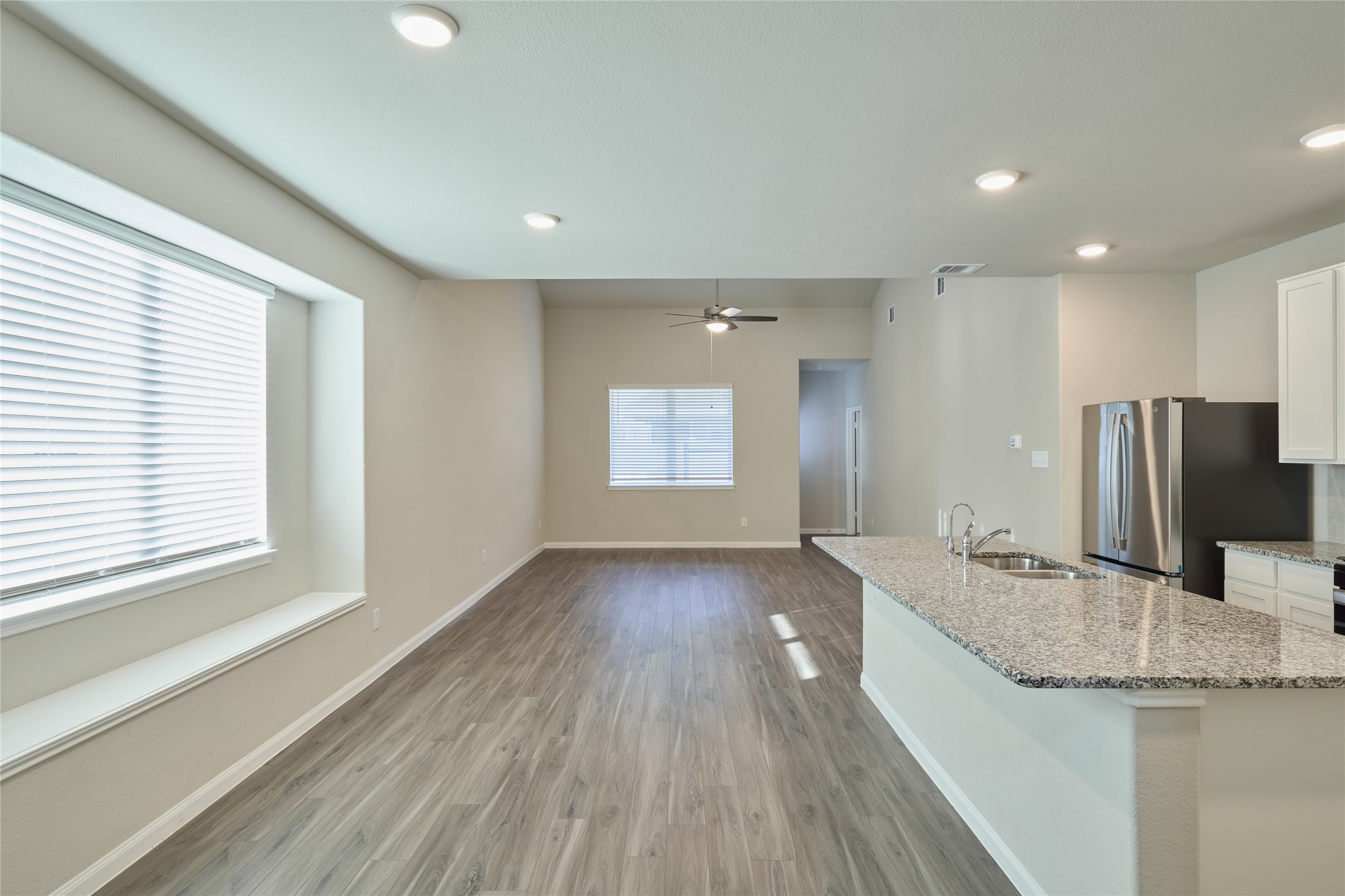 2460 Shellcracker Drive Conroe, TX 77384 - Photo 5 of 34